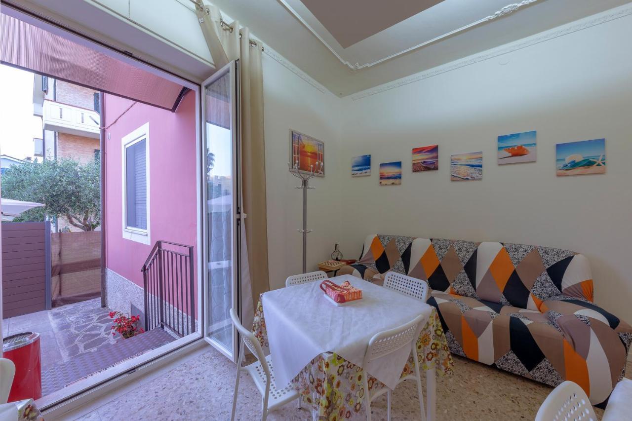Affittacamere Ss. Smile Loreto Exterior foto